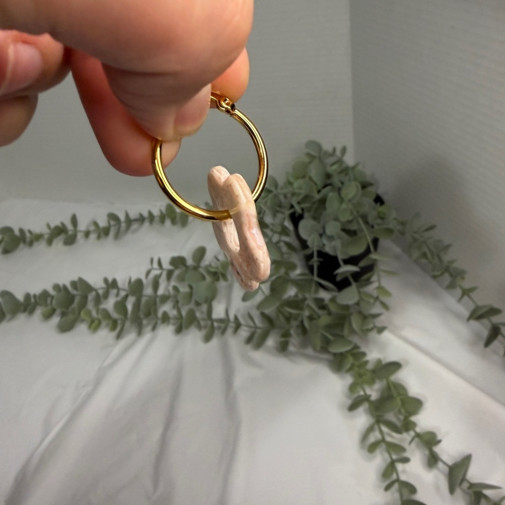 Handmade floral hoop earrings - Picture 4 of 6